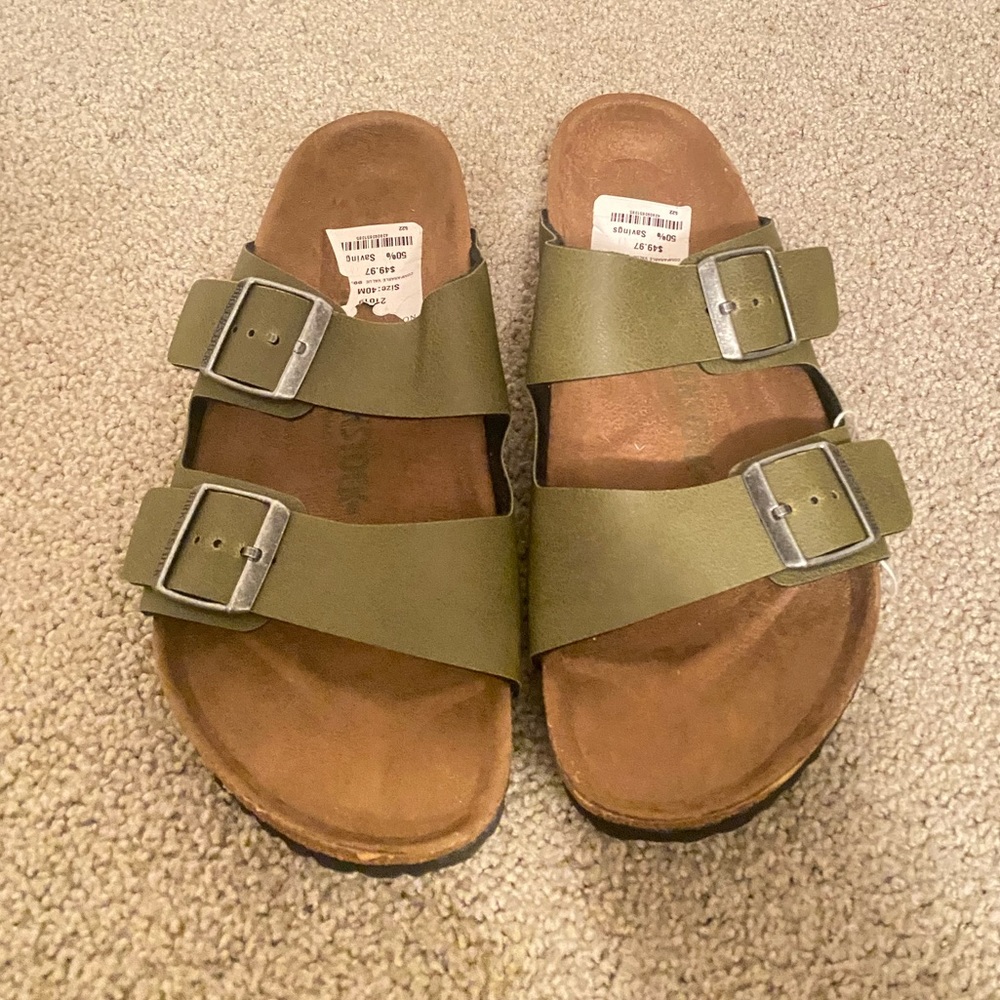 Green Birkenstock read description